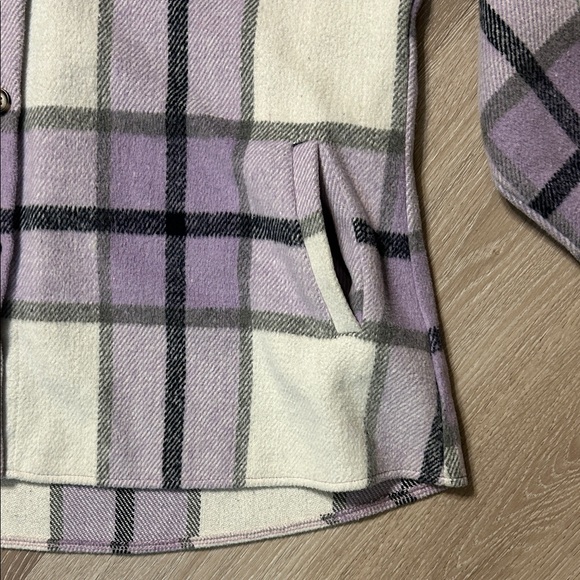 Blue B Collection Oversized Plaid Shirt Jacket with Pockets - Picture 5 of 8